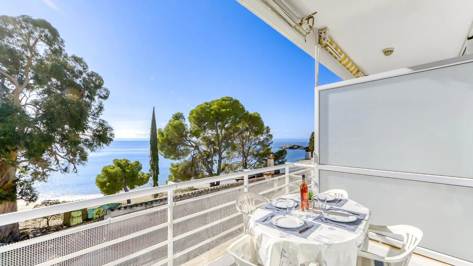 Apartment In Nature Montjoi 0*,  西班牙