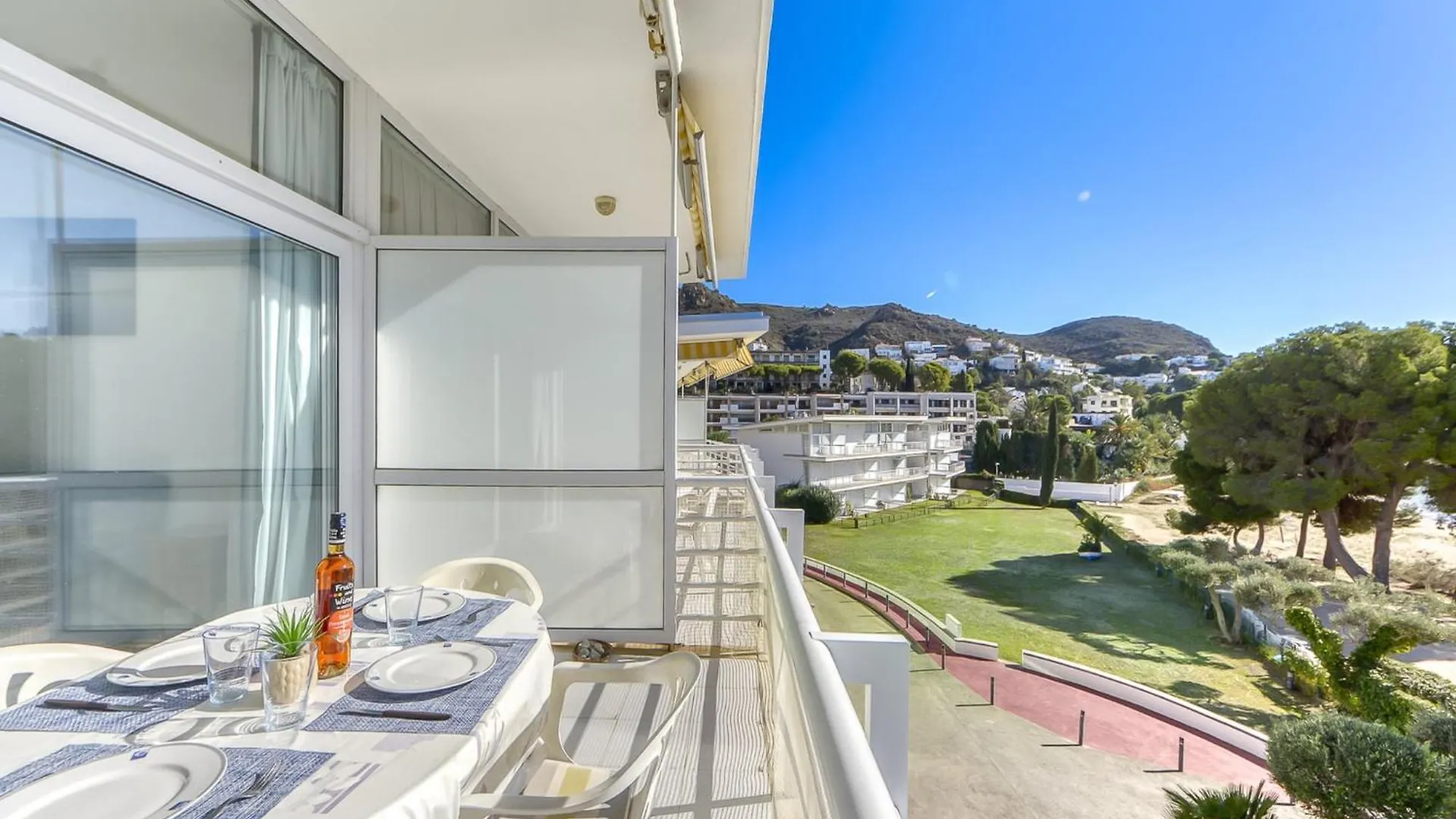 Apartment In Nature Montjoi